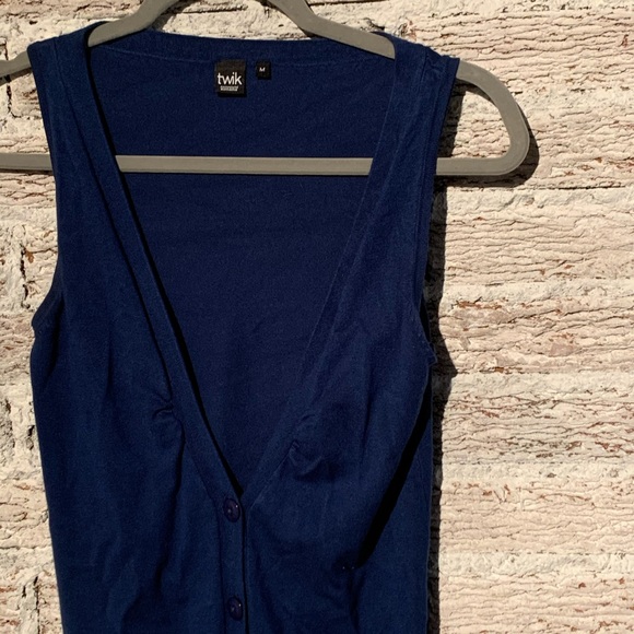 Twik Button vest top sleeveless sweater - Picture 2 of 3
